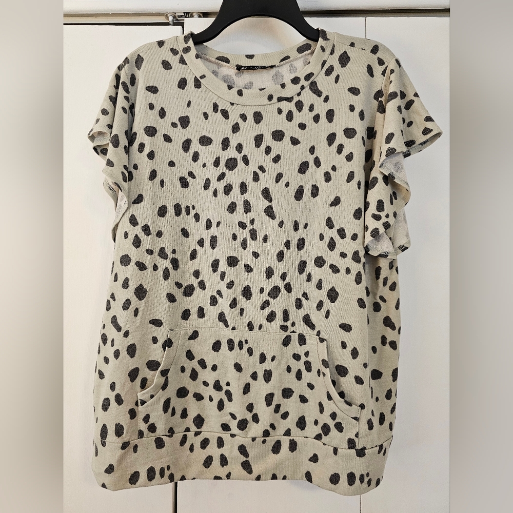 Spotted Light Green and Black T-Shirt